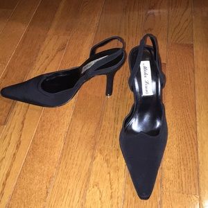 Mister Loren’s black even shoe